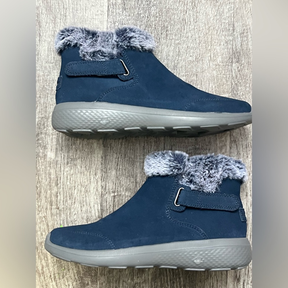 Sketchers Water Repellent Boots
Size 7